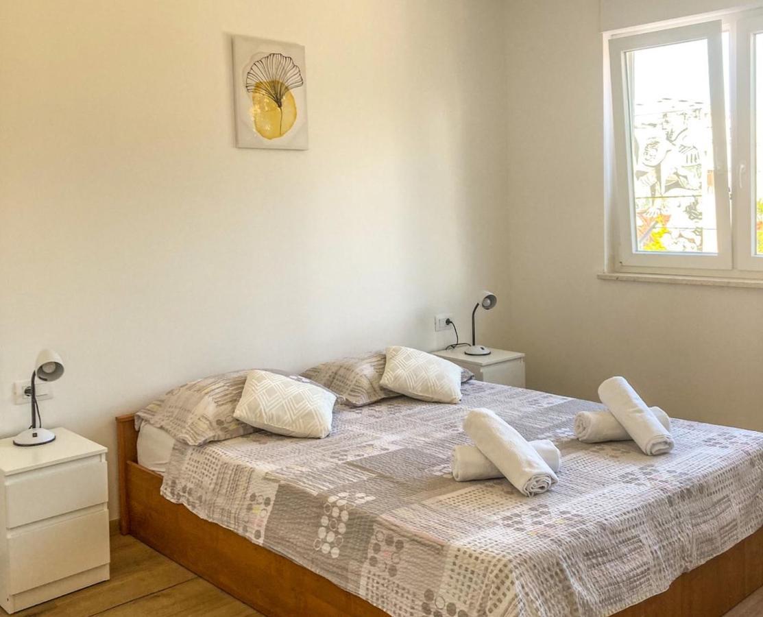 Apartment Mare Pula Bagian luar foto