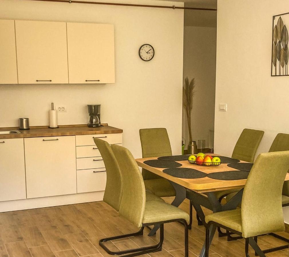 Apartment Mare Pula Bagian luar foto